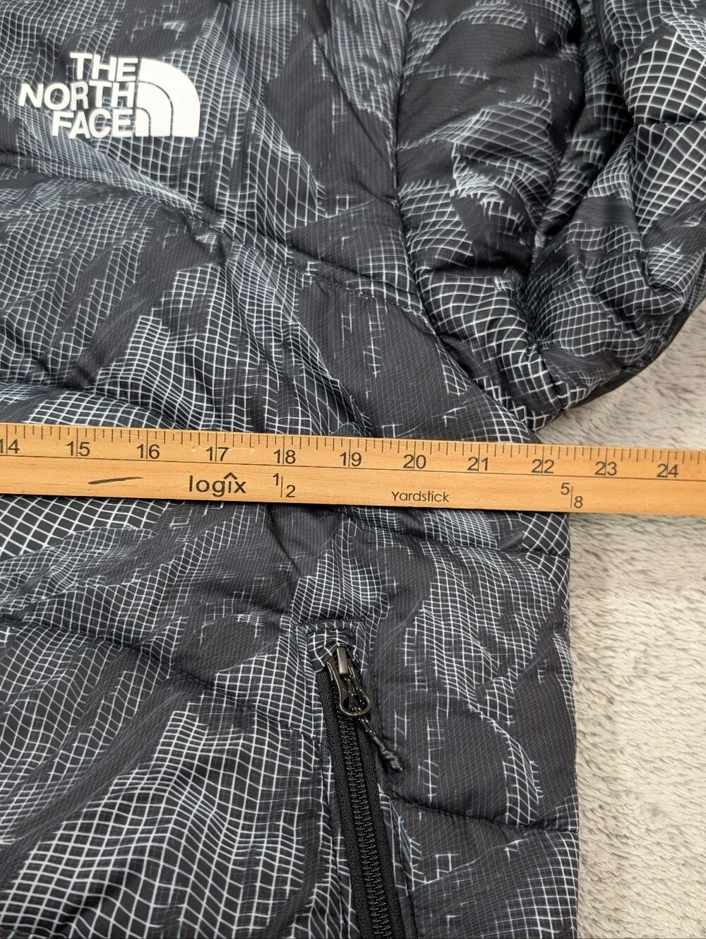 The North Face Jacket Mens M Black Gray 3D Mountain Print 2000 Puffer Summit